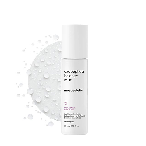 De flacon van de mesoestetic exopeptide balance mist getoond bij waterdruppels die de textuur benadrukken