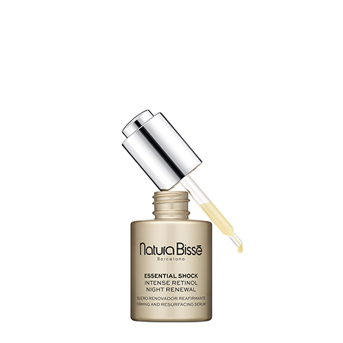 Het Natura Bisse Essential Shock Intense Retinol Night Renewal flesje met de pipet geopend, waarbij een druppel serum zichtbaar is aan het uiteinde.