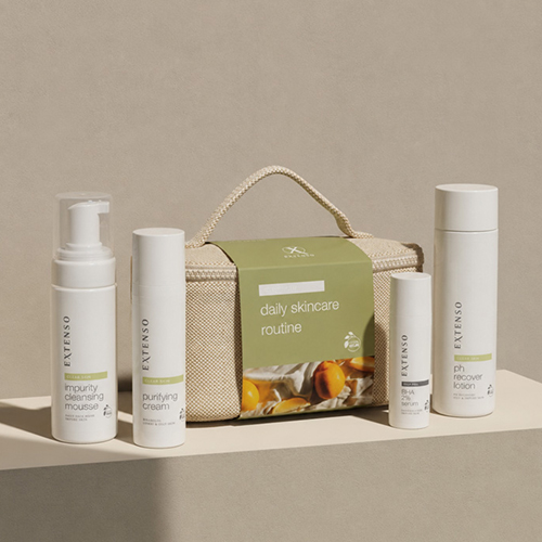 Extenso daily skincare routine clear skin set voor de dagelijkse verzorging met een impurity cleansing mousse purifying cream en ph recover lotion