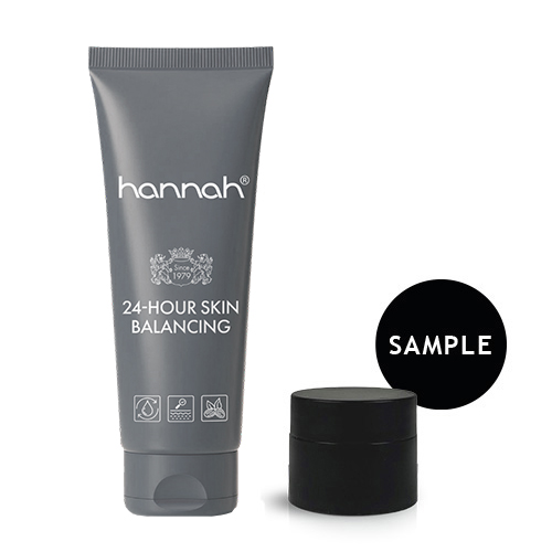 grijze flacon van hannah met een klein zwart sample potje