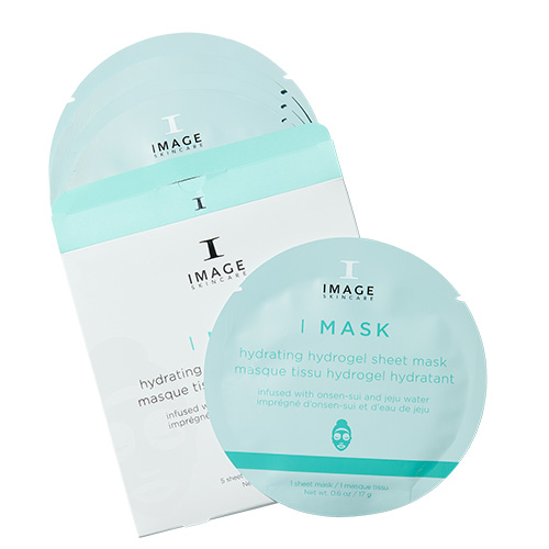 Een witte kartonnen verpakking met vijf losse blauwe sachets van de IMAGE Skincare hydraterende hydrogel maskers.