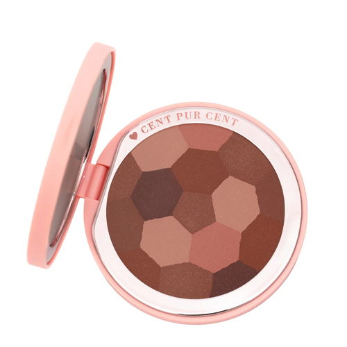 Een geopend roze compact poederdoosje van Cent Pur Cent met de Le Soleil bronzing powder. De minerale poeder heeft een geometrisch mozaïekpatroon van verschillende tinten bruin, terra en zachtroze, speciaal voor brunettes.