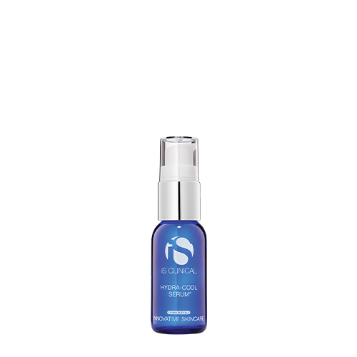 Een helderblauwe fles van iS Clinical Hydra-Cool Serum met een zilveren dop en pomp, 30ml.