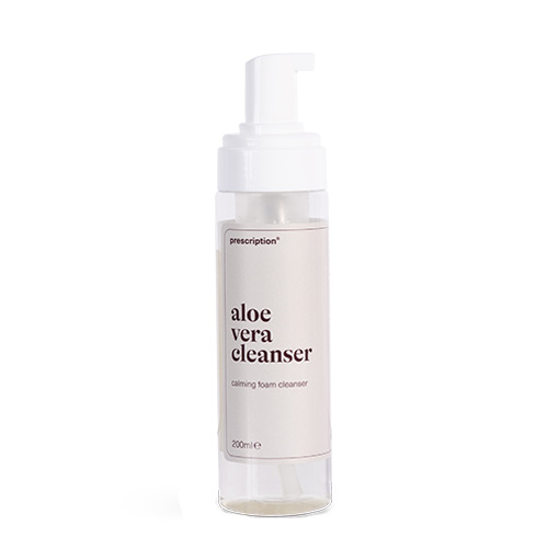 Flesje Prescription aloe vera cleanser met een opengeklapte pomp