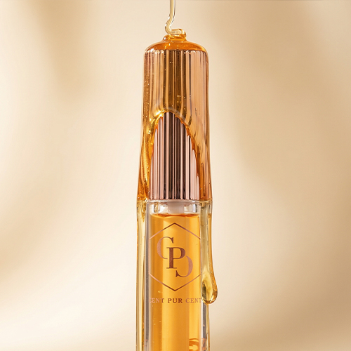 Het lijkt alsof de honing uit de lip oil komt