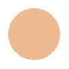 Een ronde swatch van Jane Iredale Enlighten Plus Under-eye Concealer in de kleur No. 0. De egale, ronde kleurstaal toont de lichte peachy beige tint van de concealer.