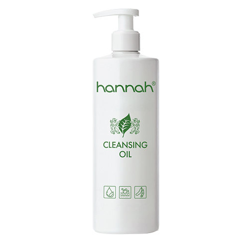 Een witte 500ml fles hannah cleansing oil met groene bedrukking en een doseerpomp, ideaal voor het diep reinigen van de huid op basis van olie.