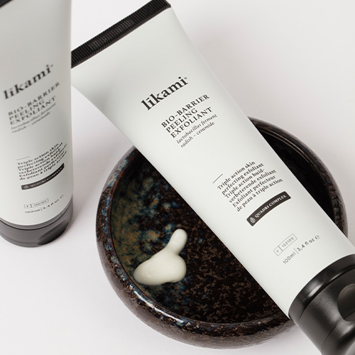 Ontdek een verbluffende exfoliatie met de Bio-Barrier formule.  likami-bio-barrier-peeling-bevat-een-mix-van-enzymatische-fysieke-en-chemische-exfolianten