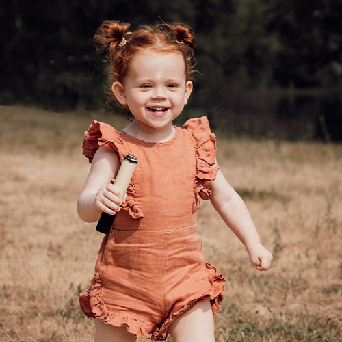 Refillable-Brush-Beige-Blizz-Meise-Rood-haar-Rennend-met-kwast