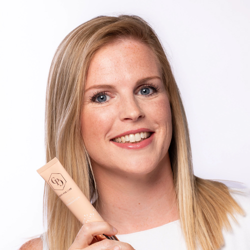 Lichtgewicht-hydraterende-formule-met-een-natuurlijke-medium-dekking