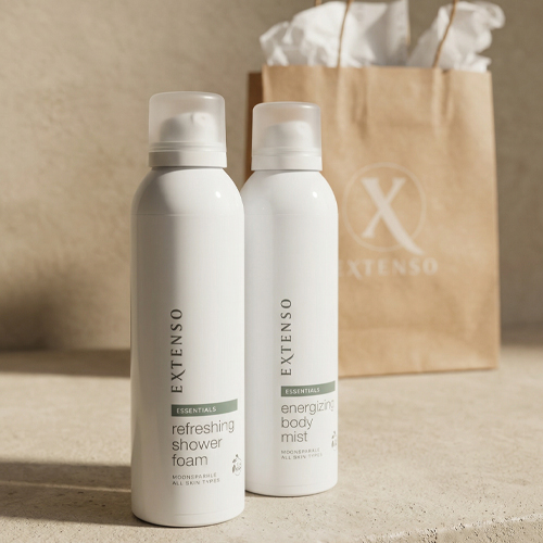 Sfeerbeeld van de Extenso Body Glow Set met Refreshing Shower Foam, Body Mist, kraft tasje en vulpapier