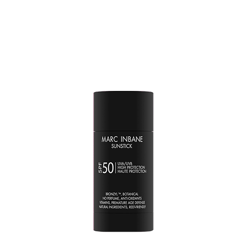 Een productafbeelding van de Marc Inbane Sunstick SPF 50 in een zwarte verpakking met de zwarte stick omhoog gedraaid tegen een witte achtergrond