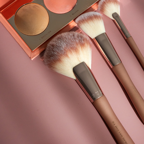 Blush-Brush-ideaal-voor-gelijkmatig-aanbrengen-van-blush-bronzer-en-highlighter