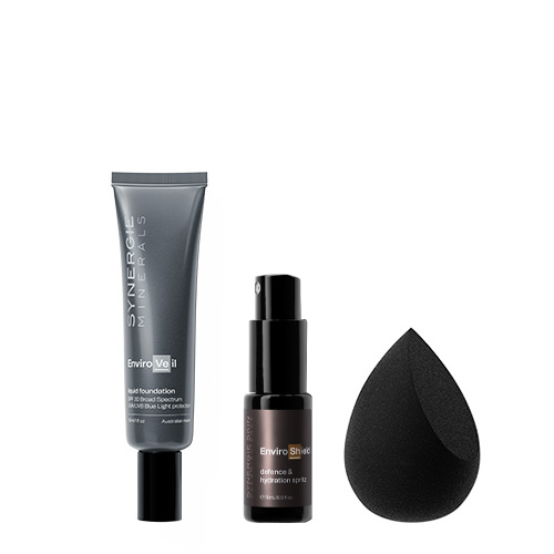 Kit met een krachtig trio van essentiële make-up en huidverzorging synergie-skin-enviroprotection-kit-met-foundation-en-zonbescherming