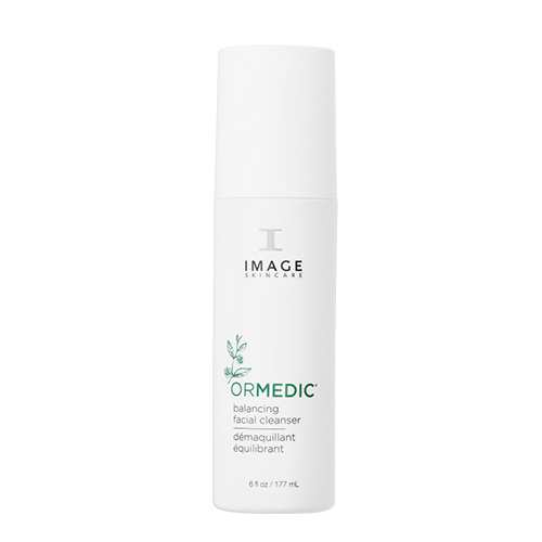Een staande tube van de ORMEDIC Balancing Facial Cleanser, een milde en herstellende reiniger voor dagelijks gebruik.