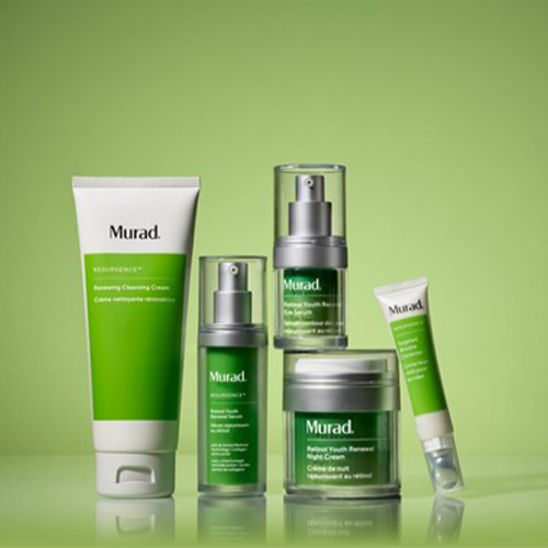 Close up van de crèmige textuur van het Murad Retinol Youth Renewal Serum