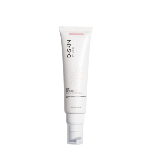 Een witte tube D-SKIN Skin Defence Mist met een inhoud van 100ml tegen een witte achtergrond.