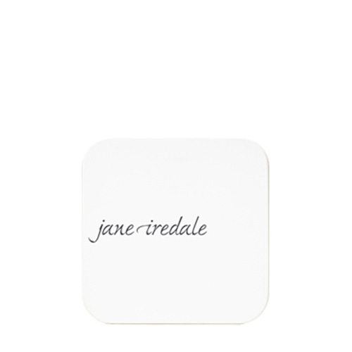 Gesloten witte Jane Iredale Refillable Compact poederdoos met logo op het deksel.