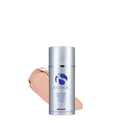 Zilveren flacon van iS Clinical Eclipse SPF 50+ PerfecTint Beige met een veeg van de getinte zonnebrandcrème