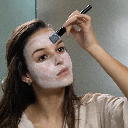 Hygiënische applicatie gezichsmasker-borstel