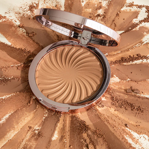 Zonnepoeder-met-fluwelige-textuur-voor-zachte-huid-en-natuurlijke-sunkissed-look