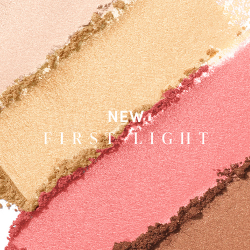 Swatch van de Jane Iredale PureBronze kleur First Light, tonende lichte, gouden en rozeachtige tinten.