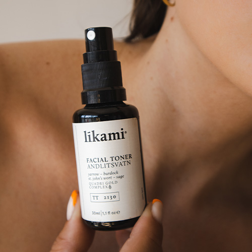 Evenwichtige en hydraterende travel size toner van Likami ontdek-de-likami-facial-toner-in-handig-travelformaat