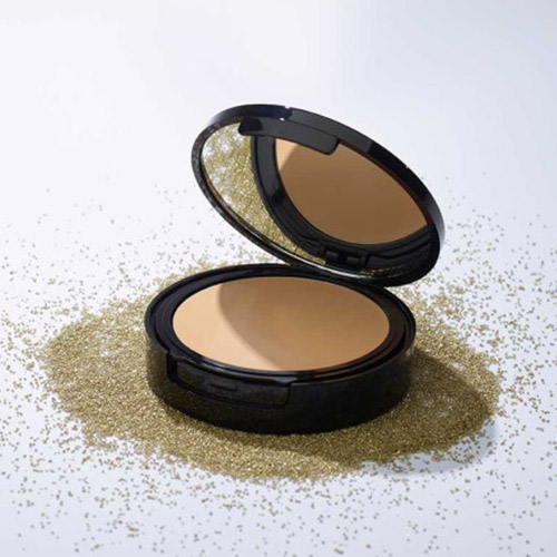 Voor een gladde huidstructuur en een egale teint Cenzaa-Satin-Elegance-Compact-Cream SPF30-No1-Honey-Texture