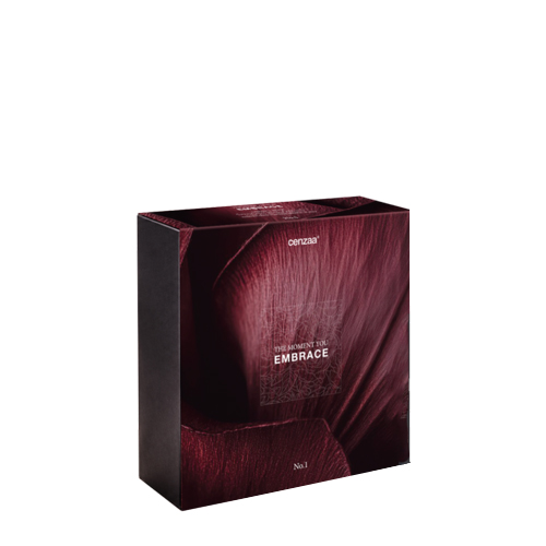 Luxe dieprode geschenkverpakking van Cenzaa The Moment You Embrace No 1