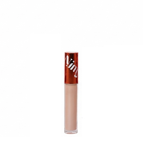Nimya Spill The Juice lipgloss in de kleur She Said What in een doorzichtige huls met rode dop tegen een witte achtergrond