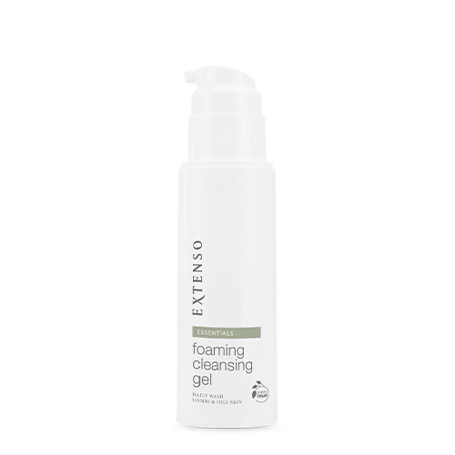 Witte pompflacon Extenso Foaming Cleansing Gel tegen een witte achtergrond.