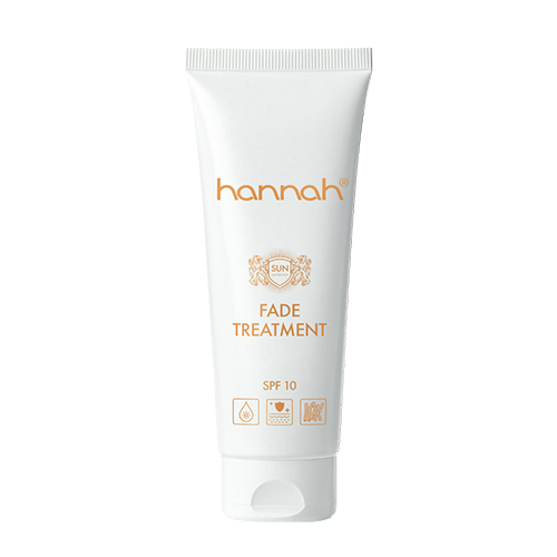 witte flacon staand fade treatent met gouden letters en witte achtergrond