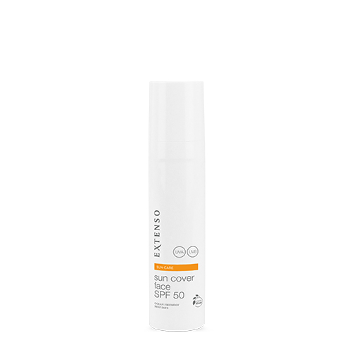 Een witte flacon Extenso Sun Cover Face SPF 50 zonnebrandcrème voor het gezicht, met aanduidingen voor UVA/UVB-bescherming en 'ocean friendly' kenmerken.