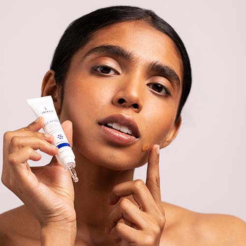 Aanbrengen van de Clear Cell Blemish Gel