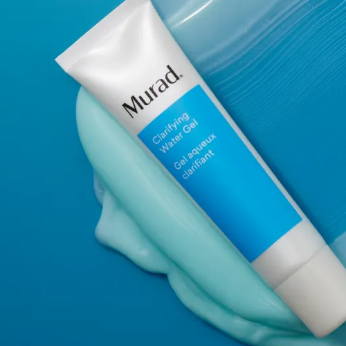 Close-up van de frisse textuur van Murad Clarifying Water Gel