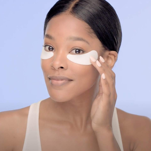 HydroPeptide PolyPeptide Collagel Eyepads - model foto HydroPeptide PolyPeptide Collagel Eyepads - model