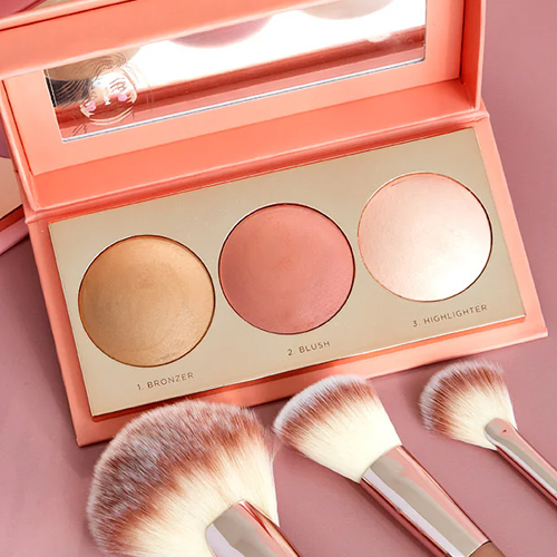 harmonieuze-kleuren-perfect-afgestemd-op-alle-huidtypen-om-moeiteloos-een-professionele-en-natuurlijke-look-mee-te-creëeren