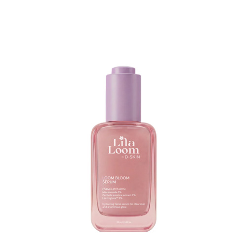 Een glazen pipetflesje met het roze Lila Loom Loom Bloom Serum. Geformuleerd met 3% Niacinamide en 2% Centella asiatica voor een lumineuze gloed.