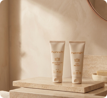 mobiele banner met hannah high quality cream en juvi protect tubes in een sfeervolle badkamer setting